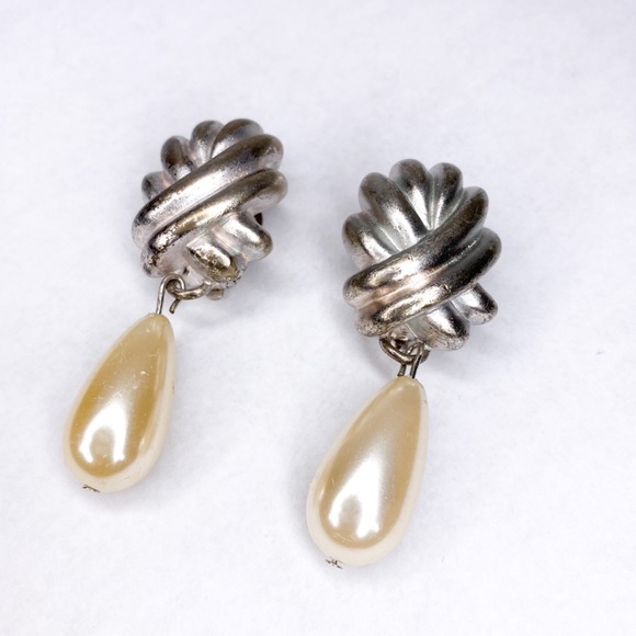 GIVENCHY Vintage Silver Tone & Pearl Earrings - Picture 4 of 6